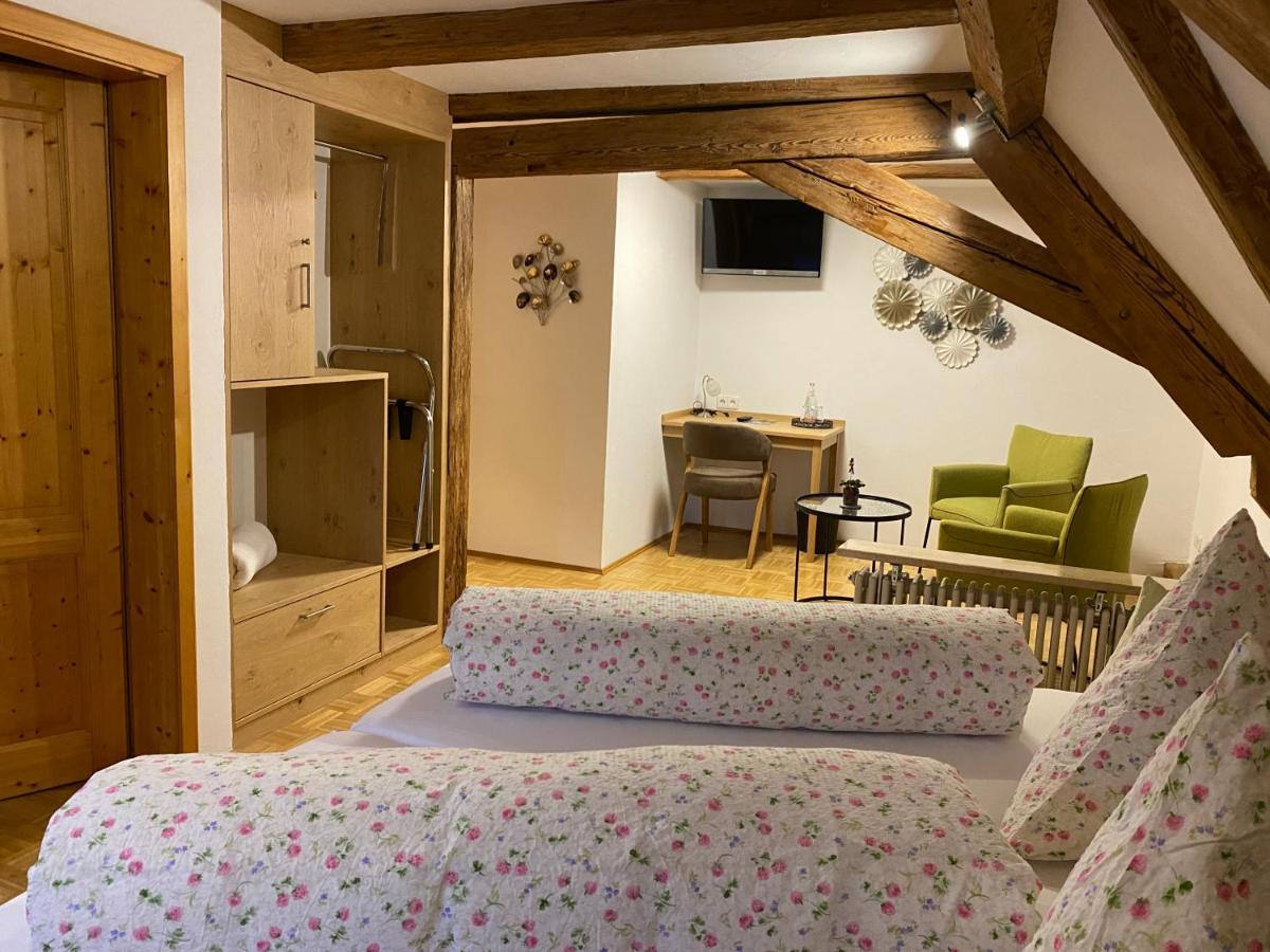 Gasthof - Pension - Adler ไวเลอร์-ซิมเมอร์แบร์ก ภายนอก รูปภาพ
