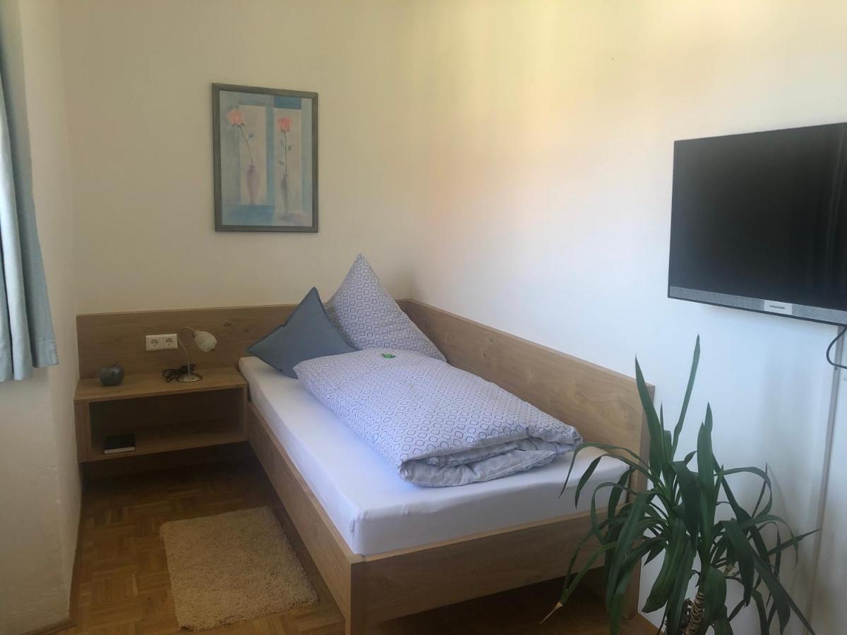 Gasthof - Pension - Adler ไวเลอร์-ซิมเมอร์แบร์ก ภายนอก รูปภาพ