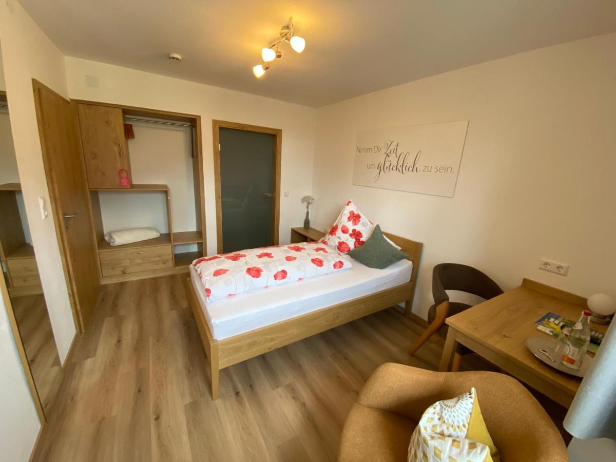 Gasthof - Pension - Adler ไวเลอร์-ซิมเมอร์แบร์ก ภายนอก รูปภาพ